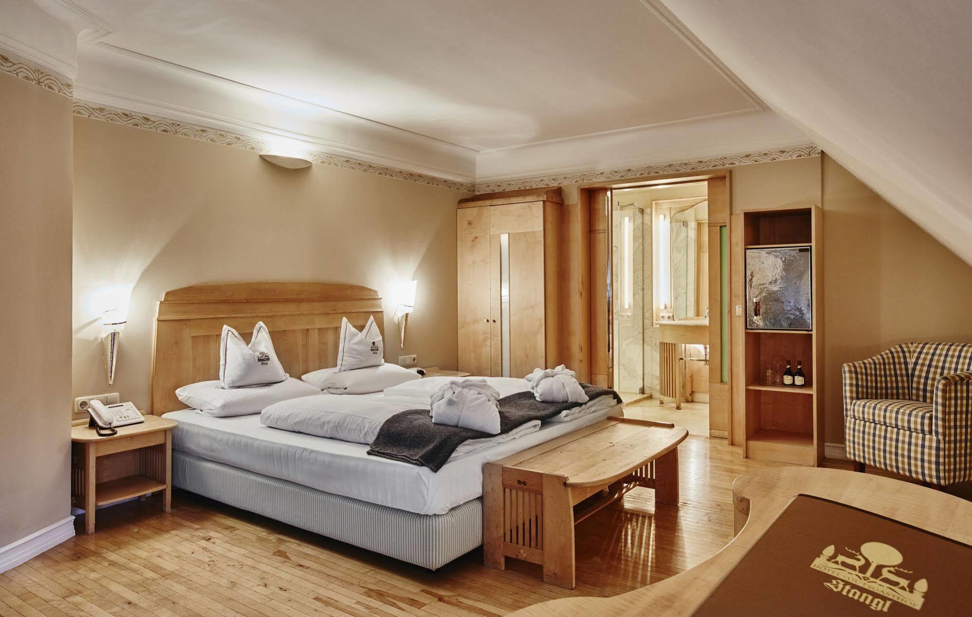 Hotel Gutsgasthof Stangl Vaterstetten Εξωτερικό φωτογραφία